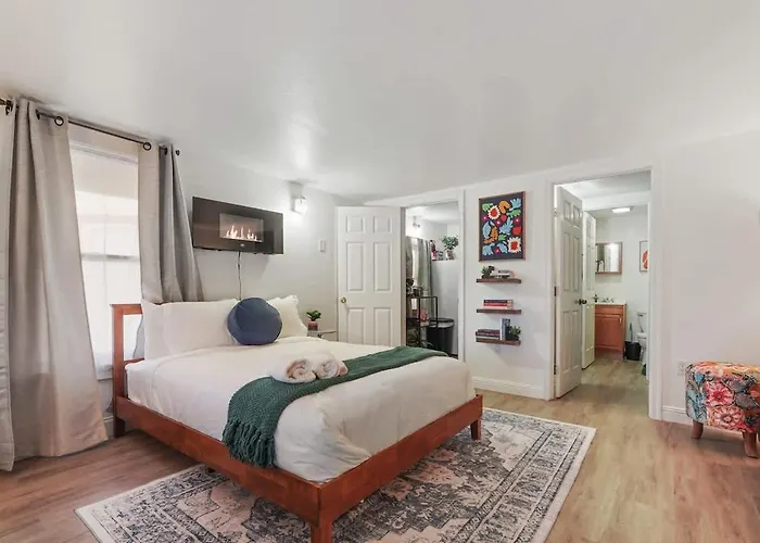 Homey Studio Near Downtown Sac And American River